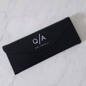 BLACK QUAY TRI FOLD SUNGLASS CASE